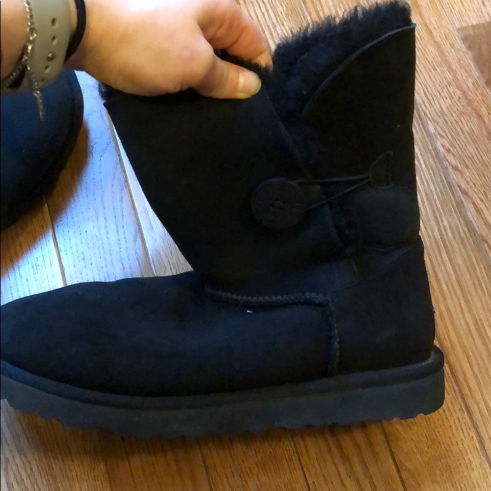 Black uggs